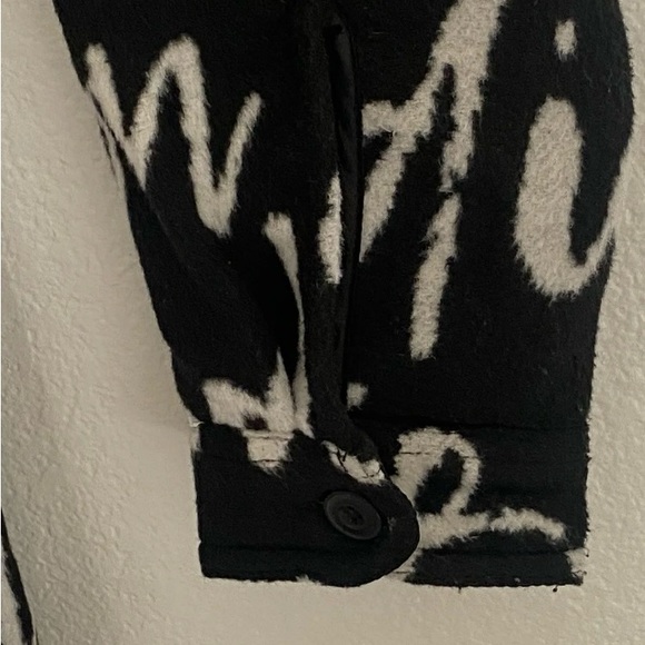 Zara Men’s Black/White Graffiti Print Fleece Jacket Letter Motif size XL - Picture 6 of 12